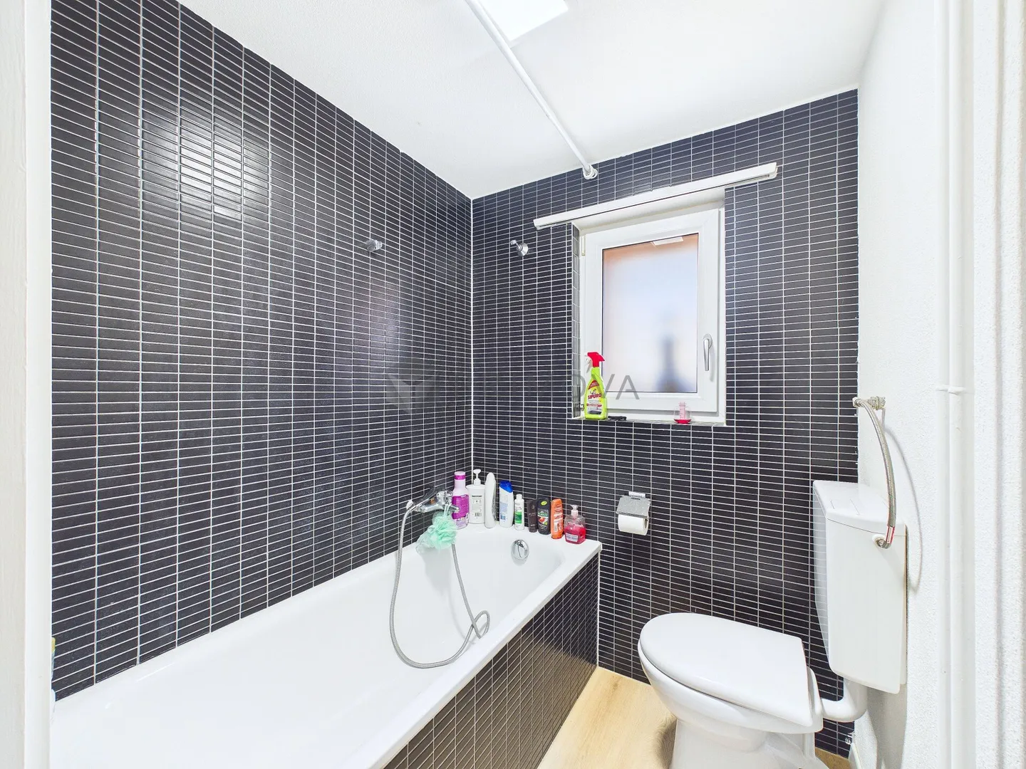 Casa multifamiliare modernizzata con alto rendimento - Foto 9 di 14
