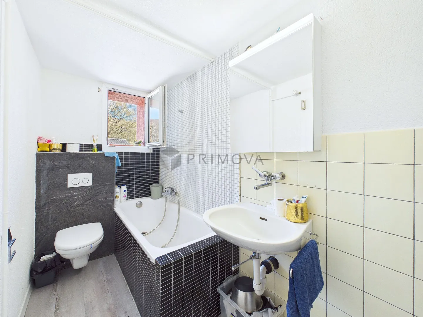 Casa multifamiliare modernizzata con alto rendimento - Foto 10 di 14