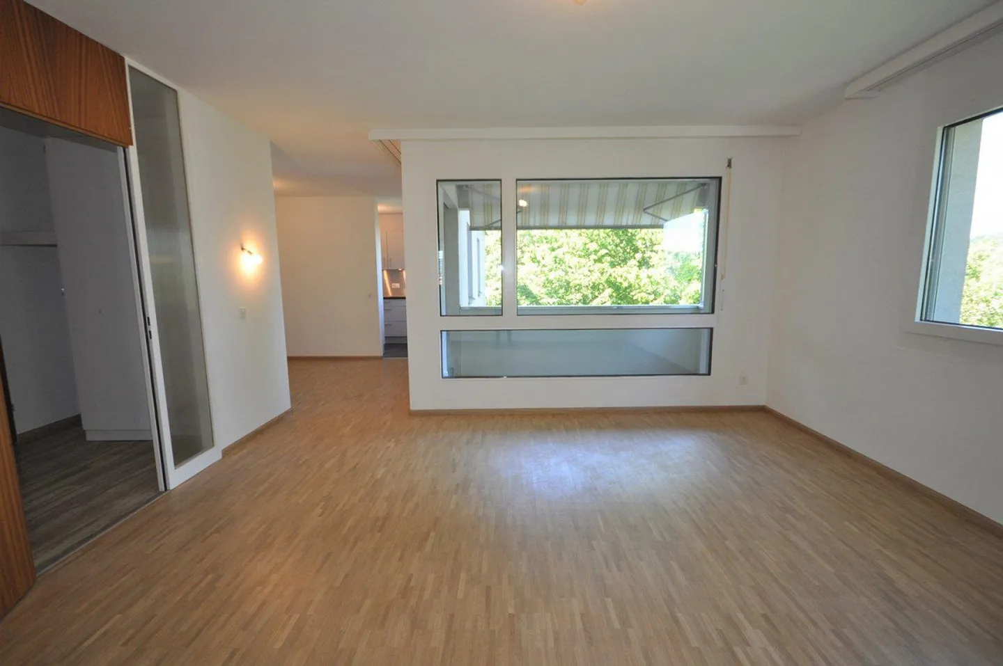 Bright 3-room apartment in the center of Muttenz - Photo 2 of 10