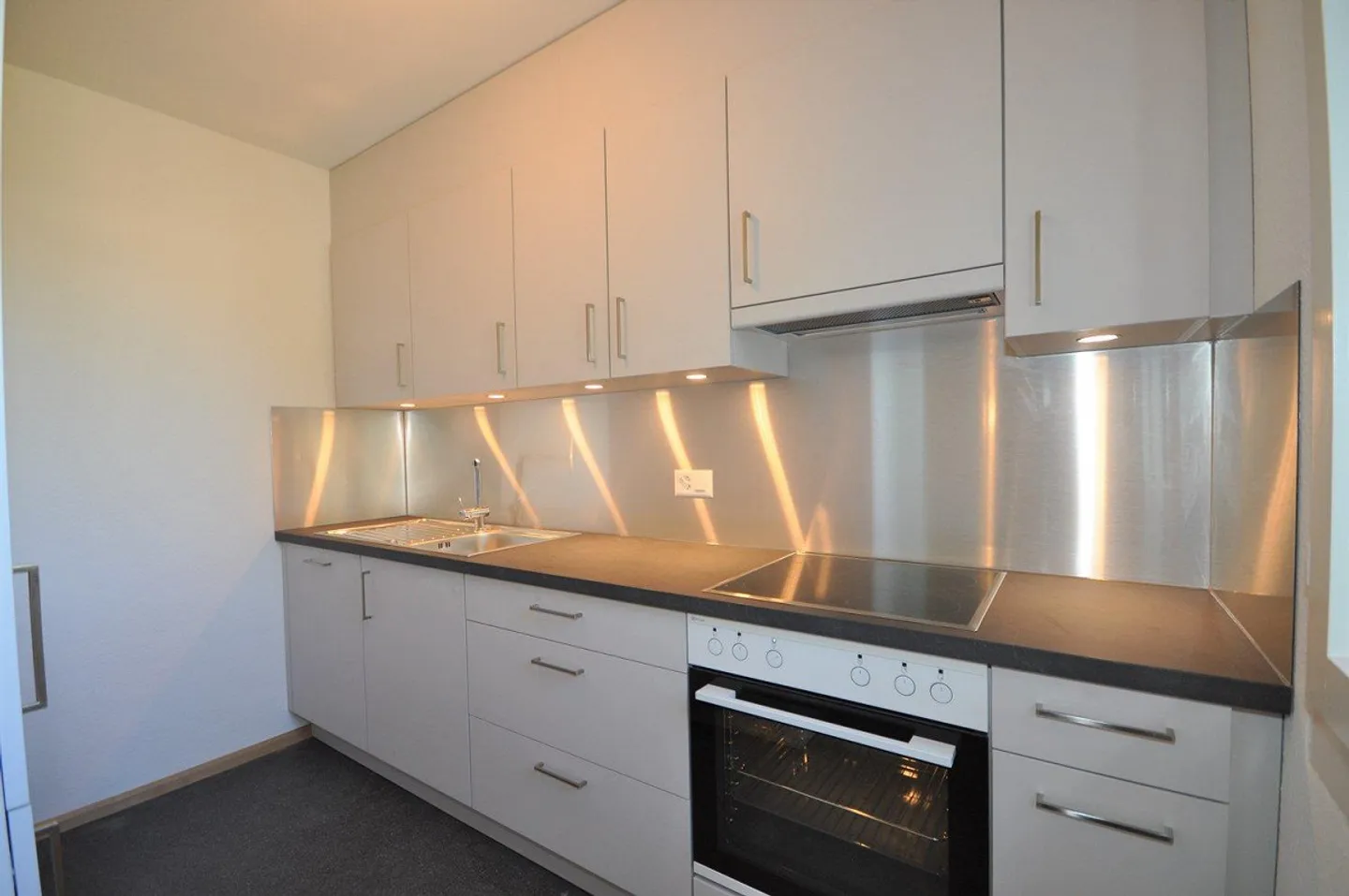 Bright 3-room apartment in the center of Muttenz - Photo 3 of 10