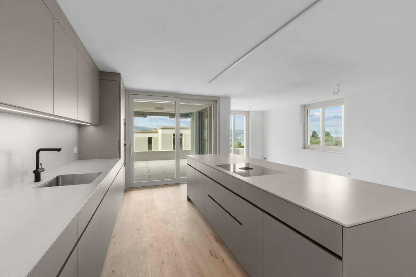 TILIA | Nouvelle construction appartement 4.5 pièces avec 127 m2 NWF - Vue partielle sur le lac - Prêt à emménager à partir du 5 octobre 2026 - Photo 8 sur 12