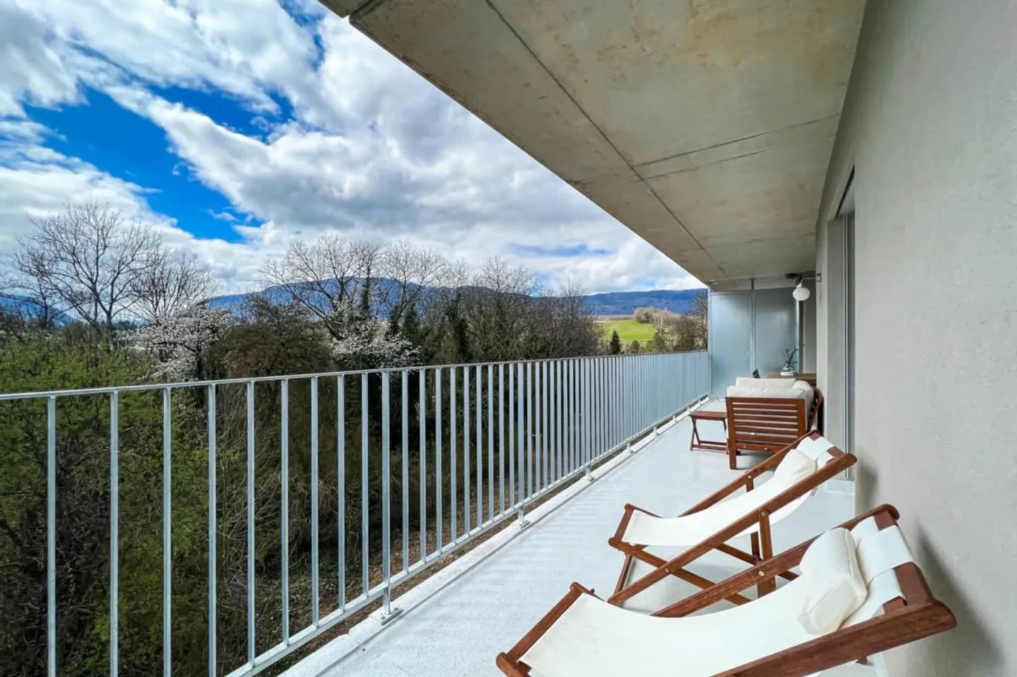 Modernes Apartment mit Terrasse - Foto 1 von 9