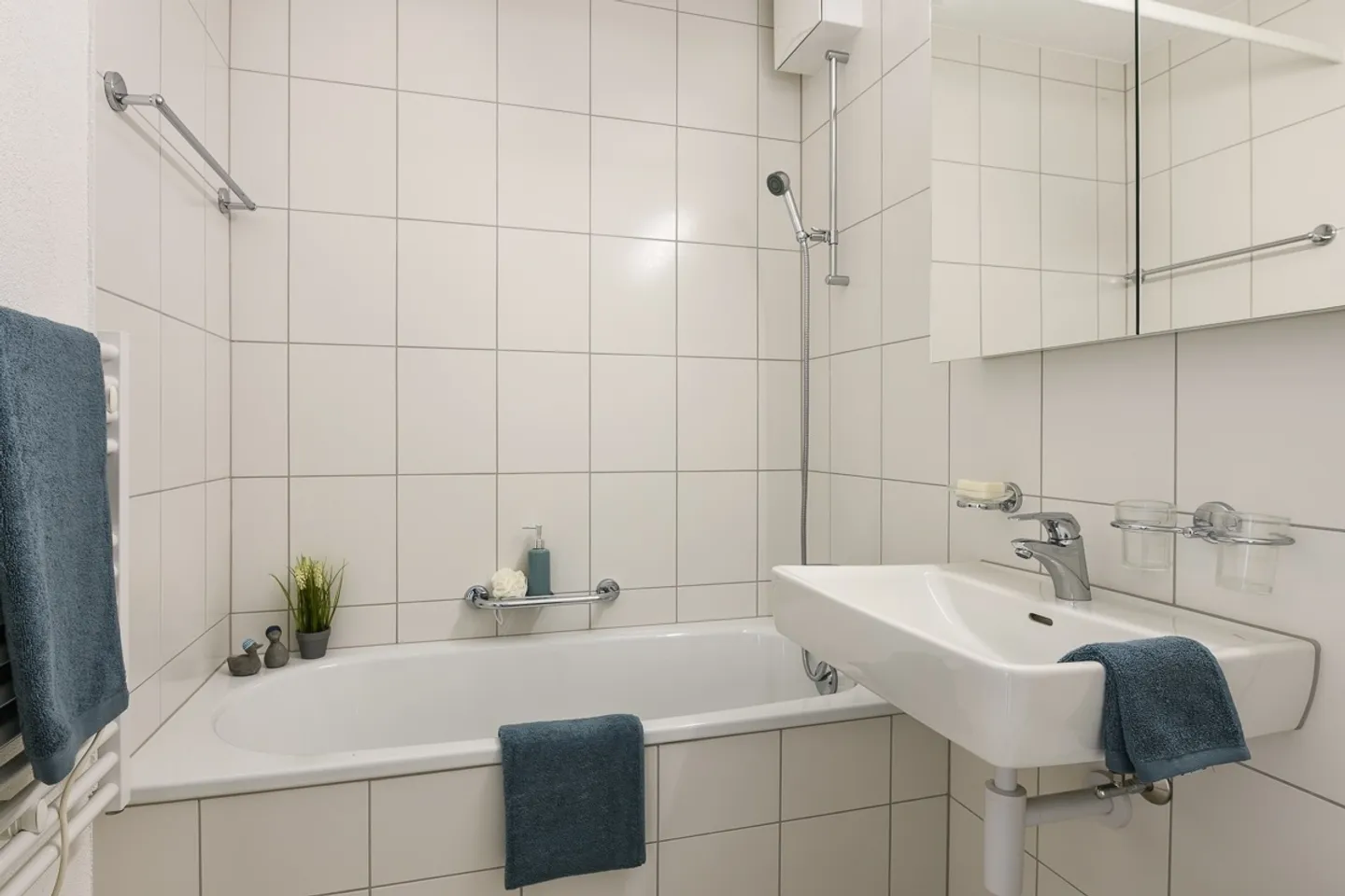 Charmant appartement 2.5 pièces - Photo 3 sur 4