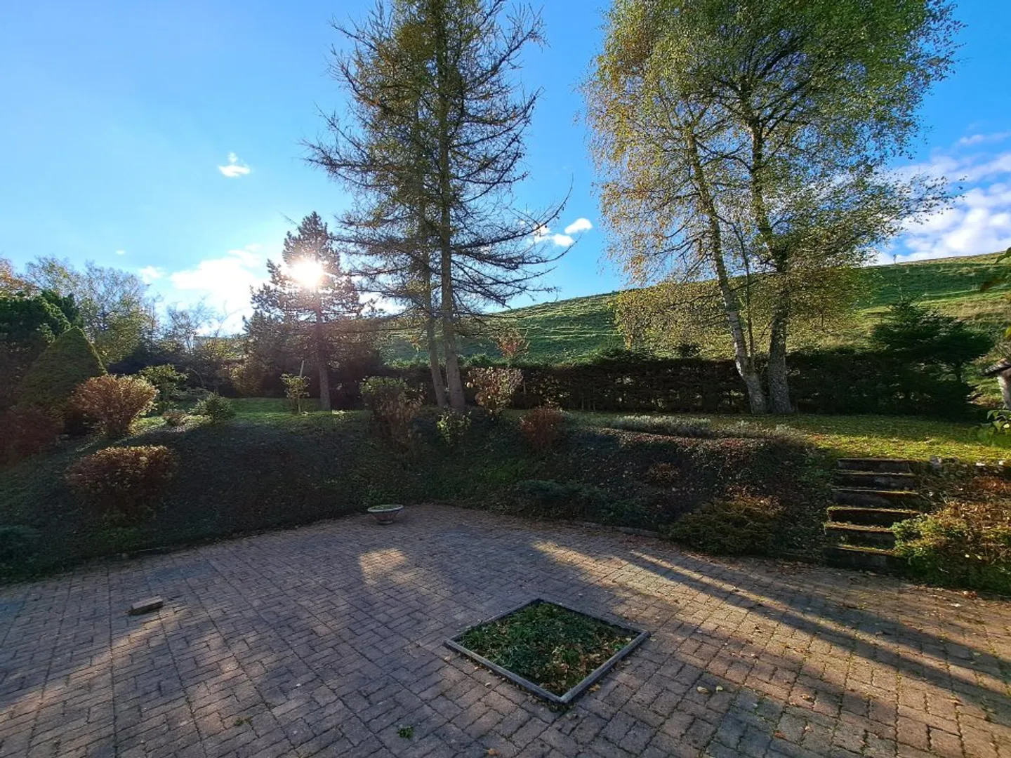 Wohngebäude - Foto 2 von 3