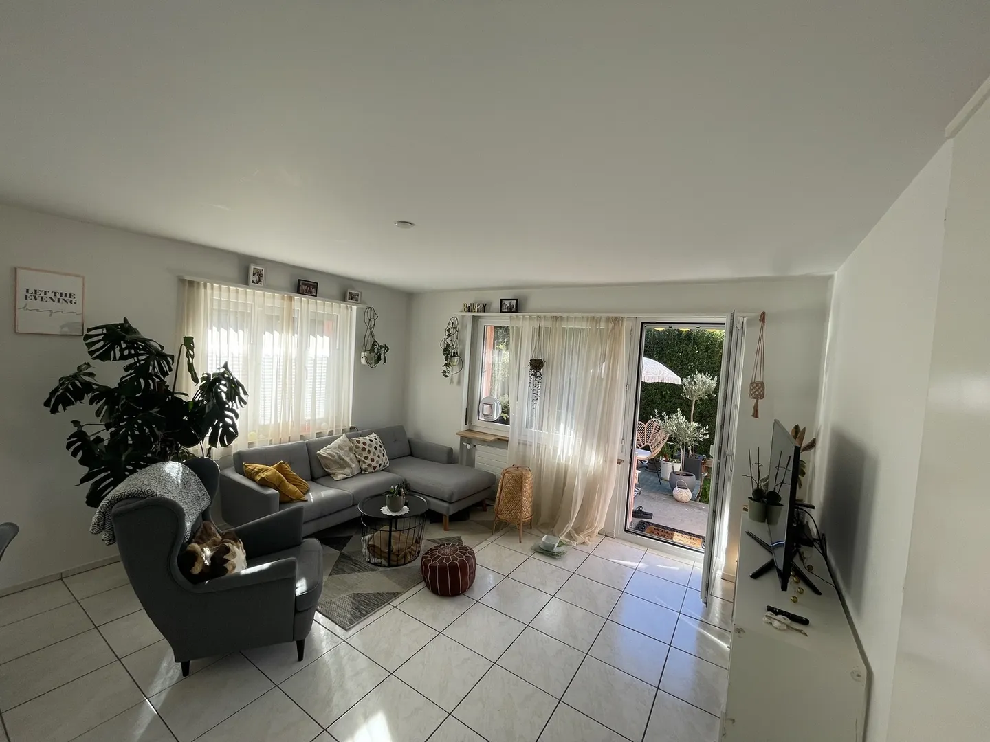 APPARTEMENT 3½ PIÈCES À STETTLEN (BE), MEUBLÉ, TEMPORAIRE - Photo 2 sur 8