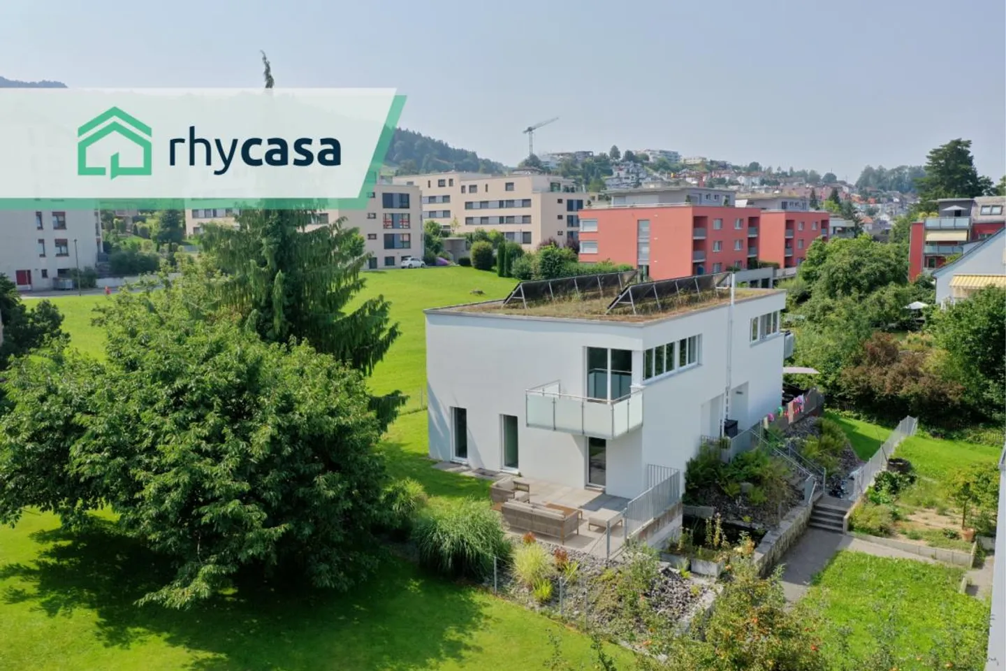 Modernes Wohnen mit Bodenseeblick und schönem Garten - Foto 1 von 12