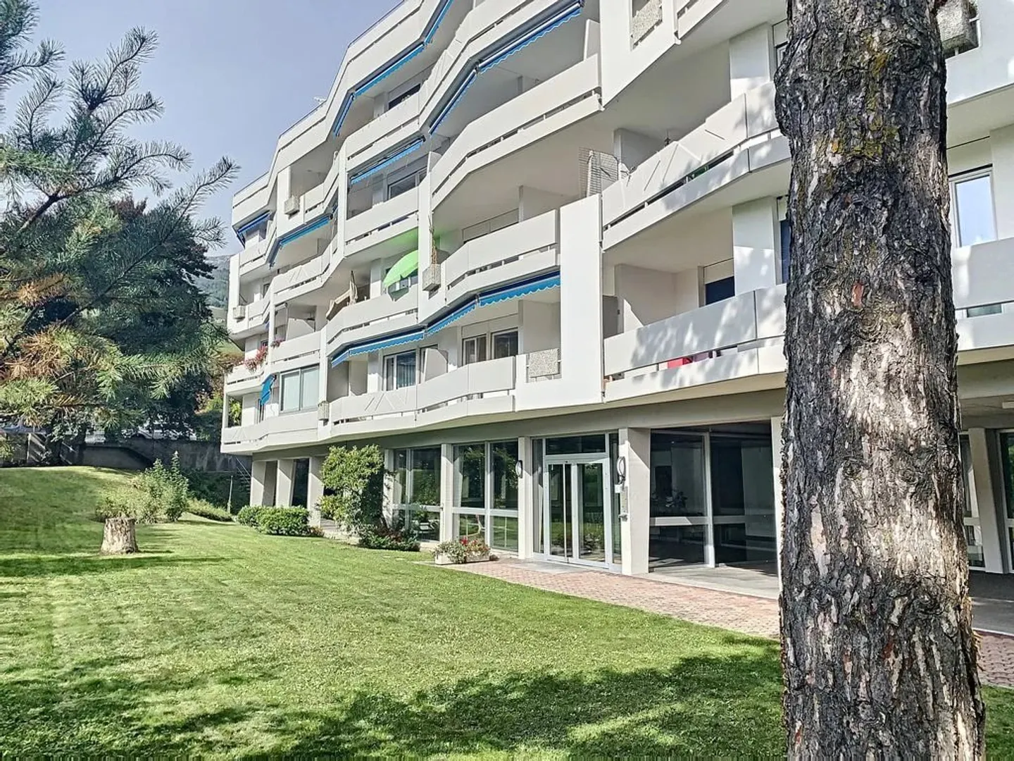 Helles Apartment mit Balkonen - Foto 1 von 13
