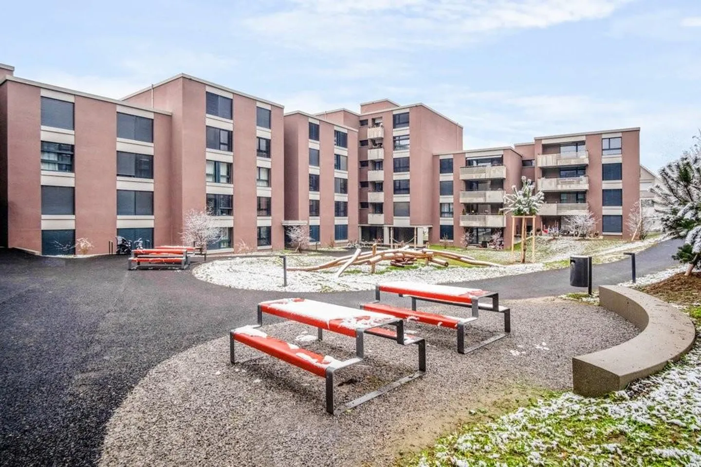 LOUER SANS CAUTION - Appartement spacieux de 2,5 pièces - Photo 1 sur 6