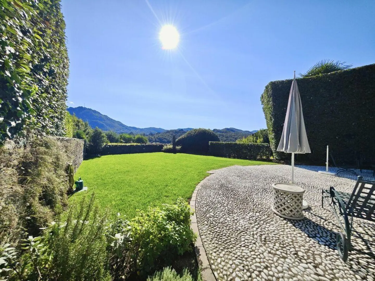 Lugano: Grande ed Elegante VILLA con Charme – Una Proprietà Unica - Foto 1 di 25
