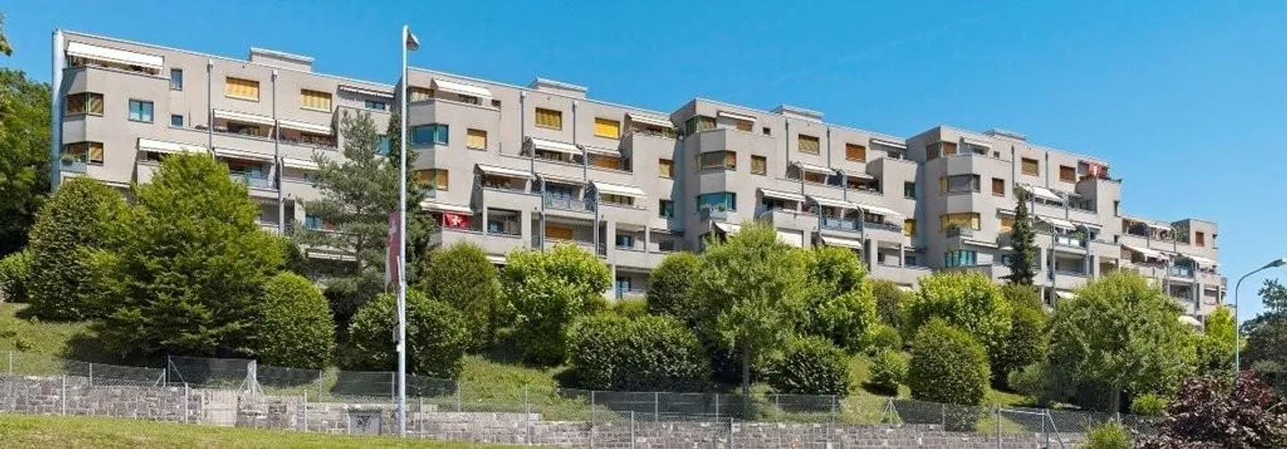 Locali scolastici nel centro di Nyon vicino alla stazione CFF - Foto 1 di 5