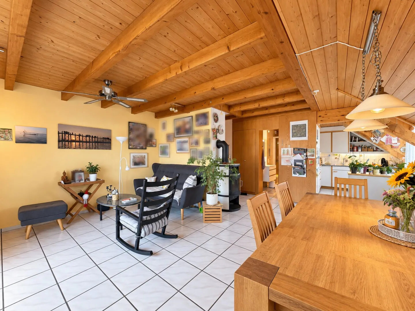 Charmante Dachwohnung mit Balkon - Foto 1 von 4