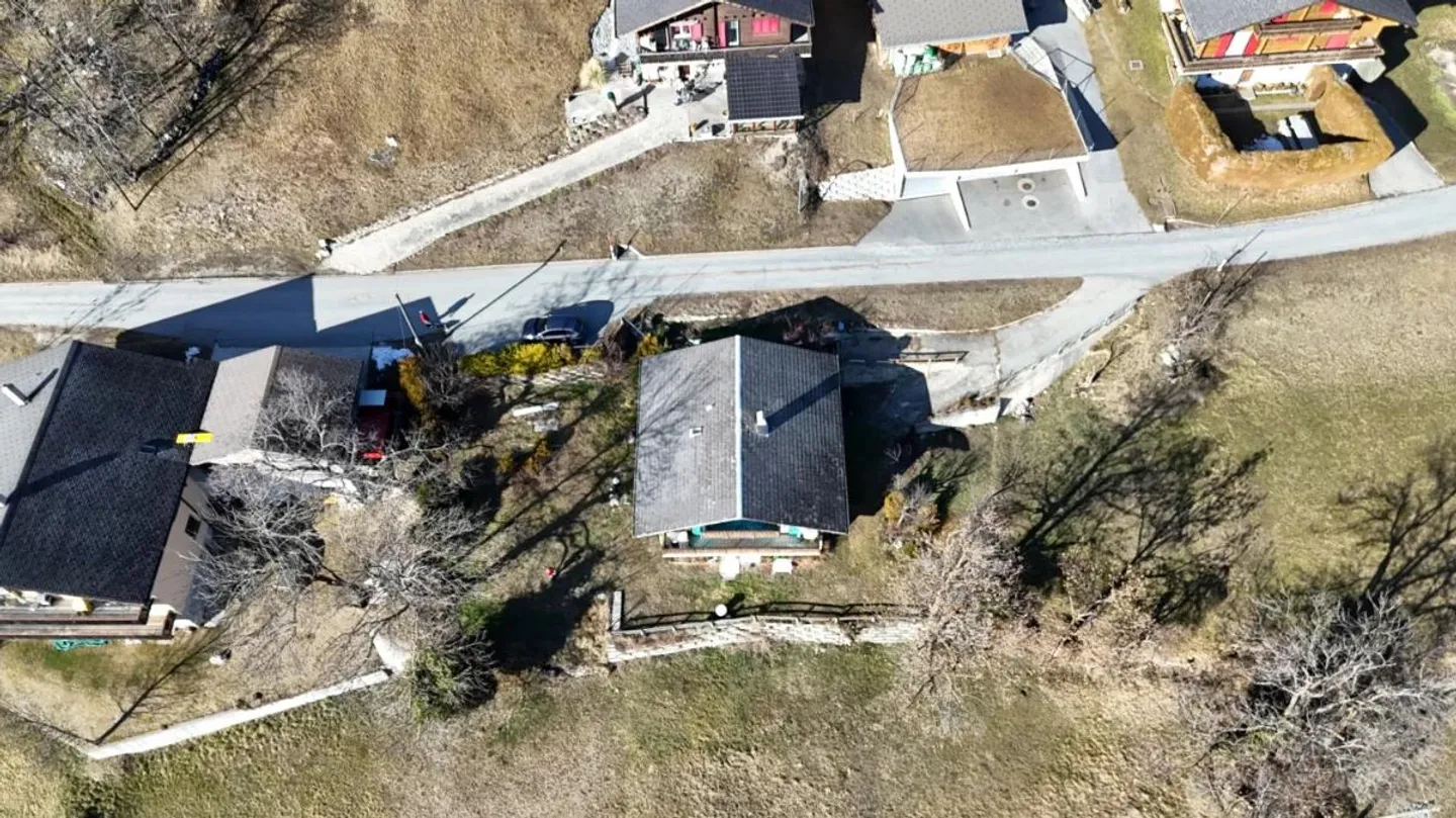 Maison résidentielle spacieuse avec jardin ensoleillé au-dessus de Naters - Photo 3 sur 10