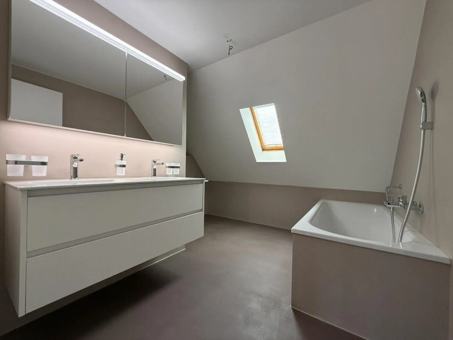 26-321 Casa residenziale affascinante con appartamento - Foto 14 di 22