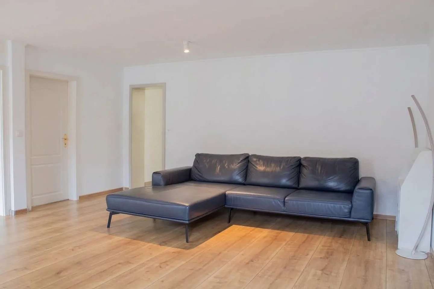 Trois appartements. Une famille. Un foyer. - Photo 4 sur 10