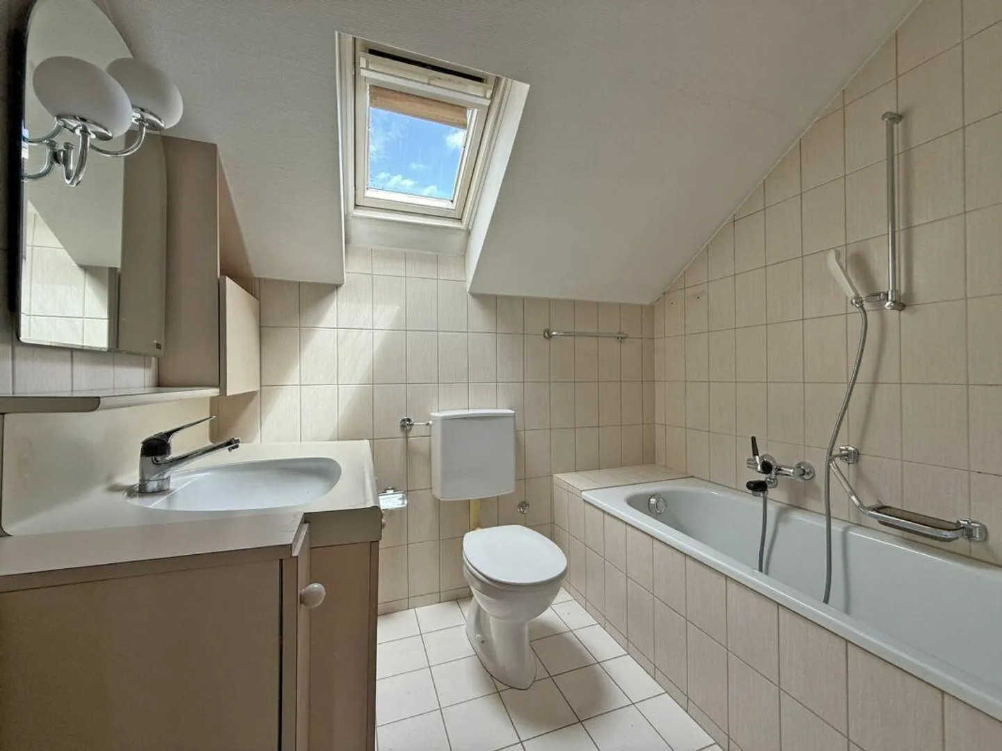 Spacious 3.5-room apartment - Photo 4 of 11