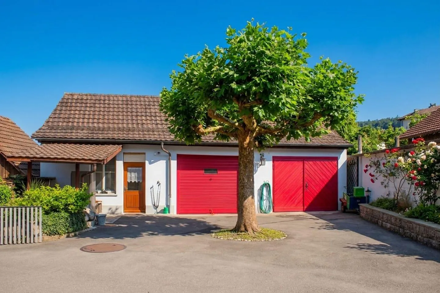 Trois appartements. Une famille. Un foyer. - Photo 9 sur 10
