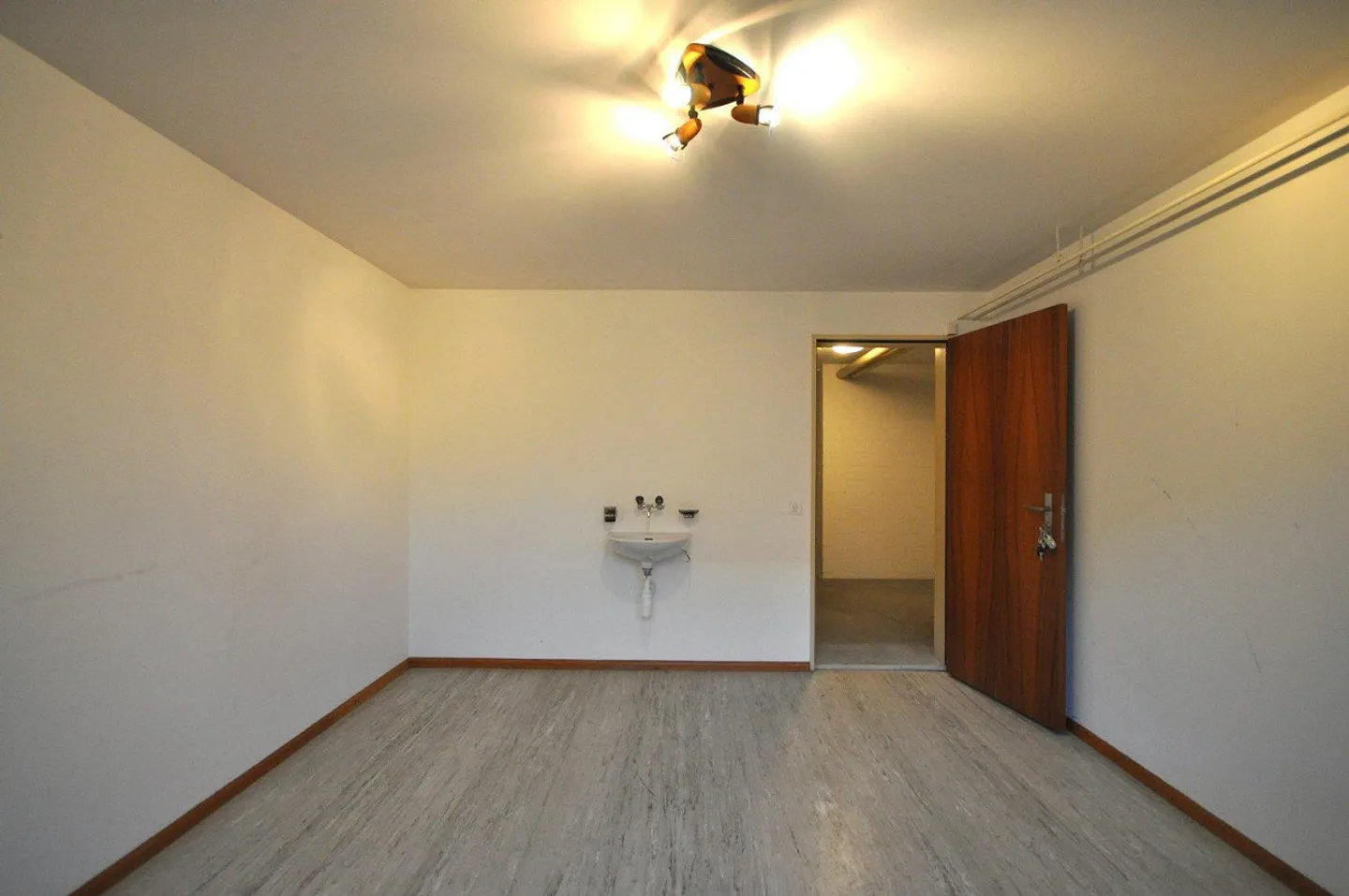 Kreativer Atelierraum in Reinach - Foto 2 von 3