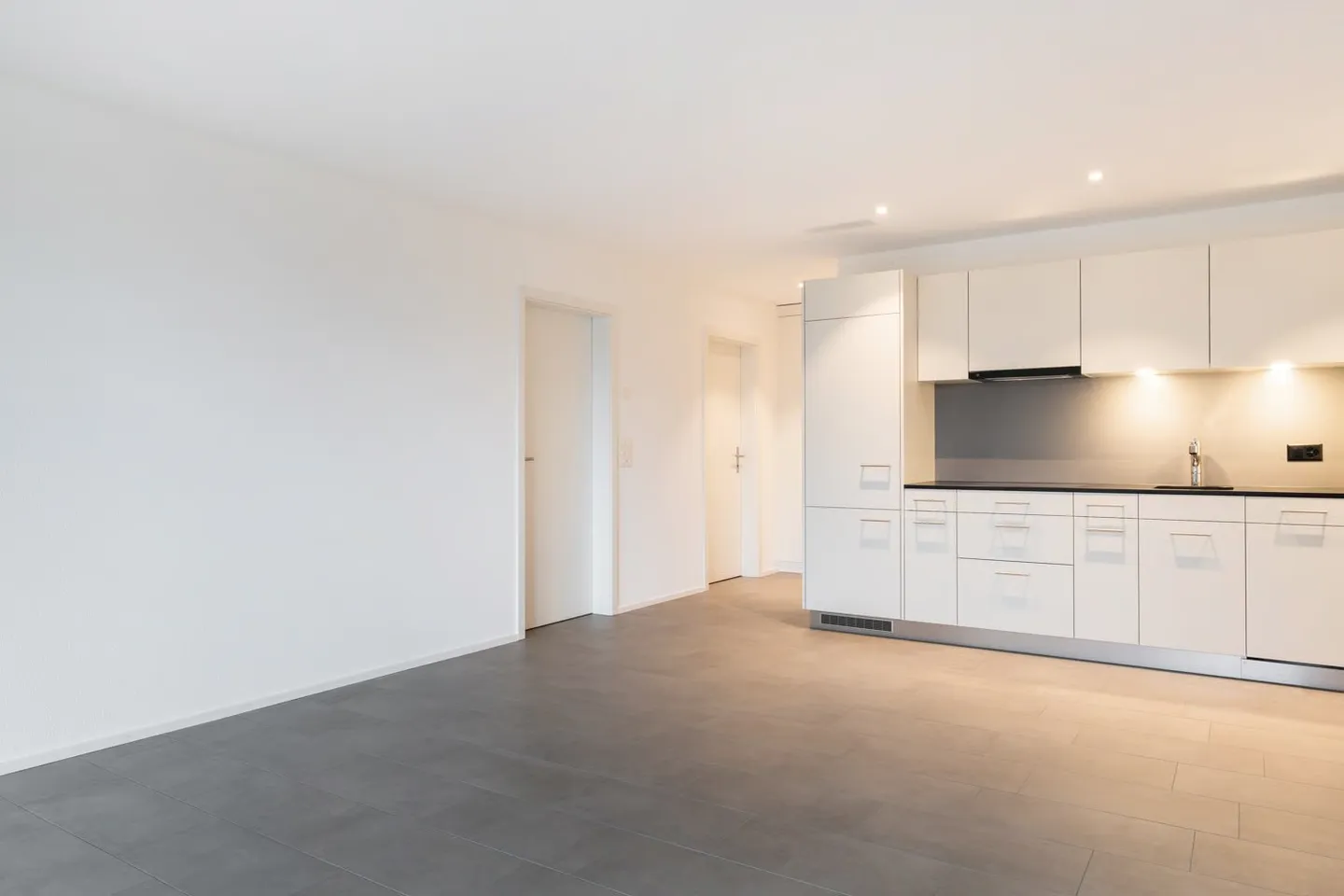 Condominium accessible et de haute qualité avec beaucoup d'espace de rangement - Photo 1 sur 12