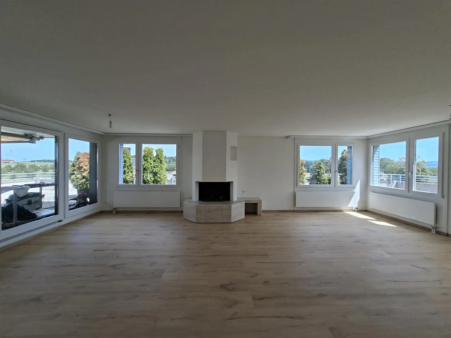 Spacious with panoramic view - Photo 2 of 14