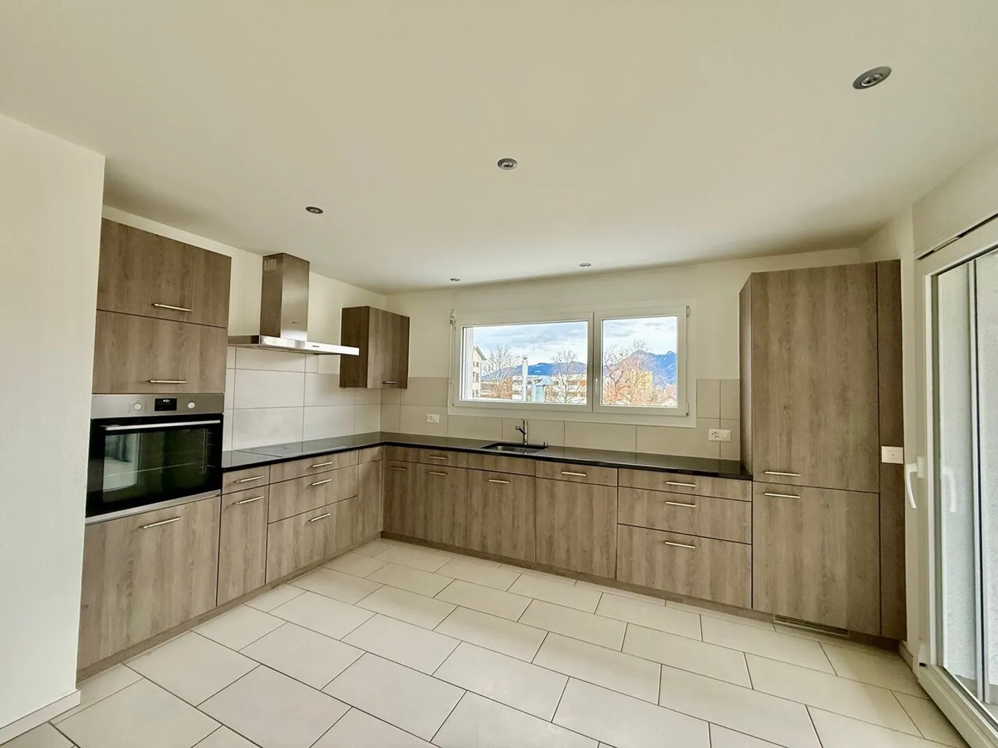 BULLR - 2,5 camere moderne con colonna di lavaggio - Foto 1 di 9