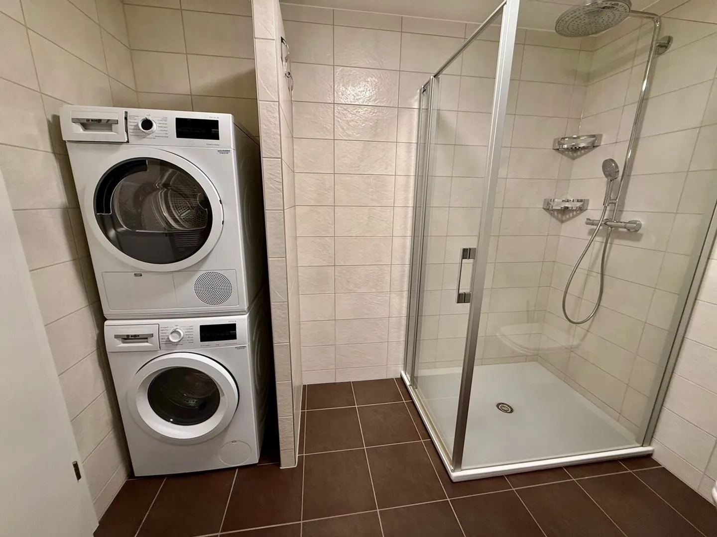 BULLR - 2,5 camere moderne con colonna di lavaggio - Foto 5 di 9