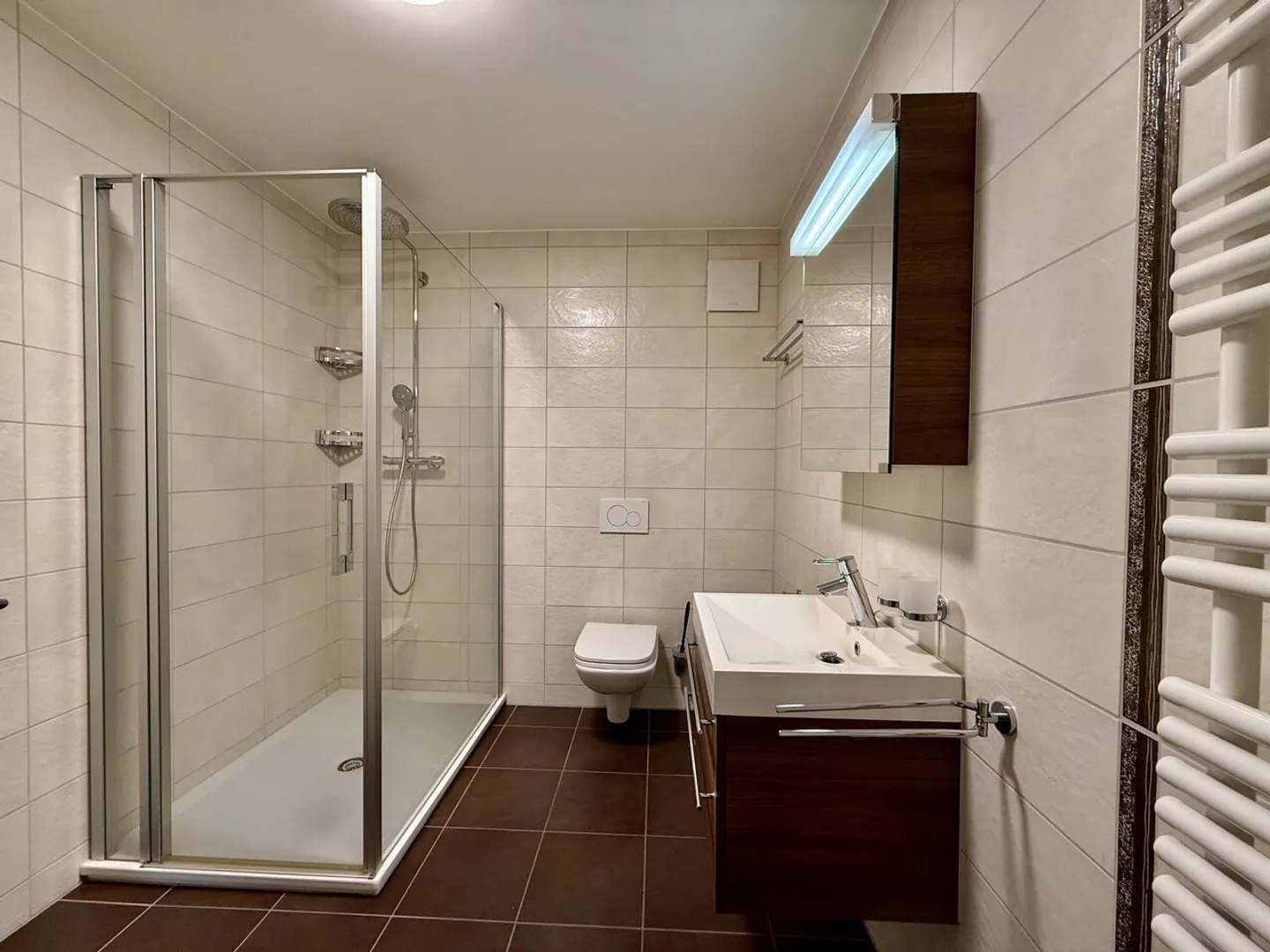 BULLR - 2,5 camere moderne con colonna di lavaggio - Foto 6 di 9