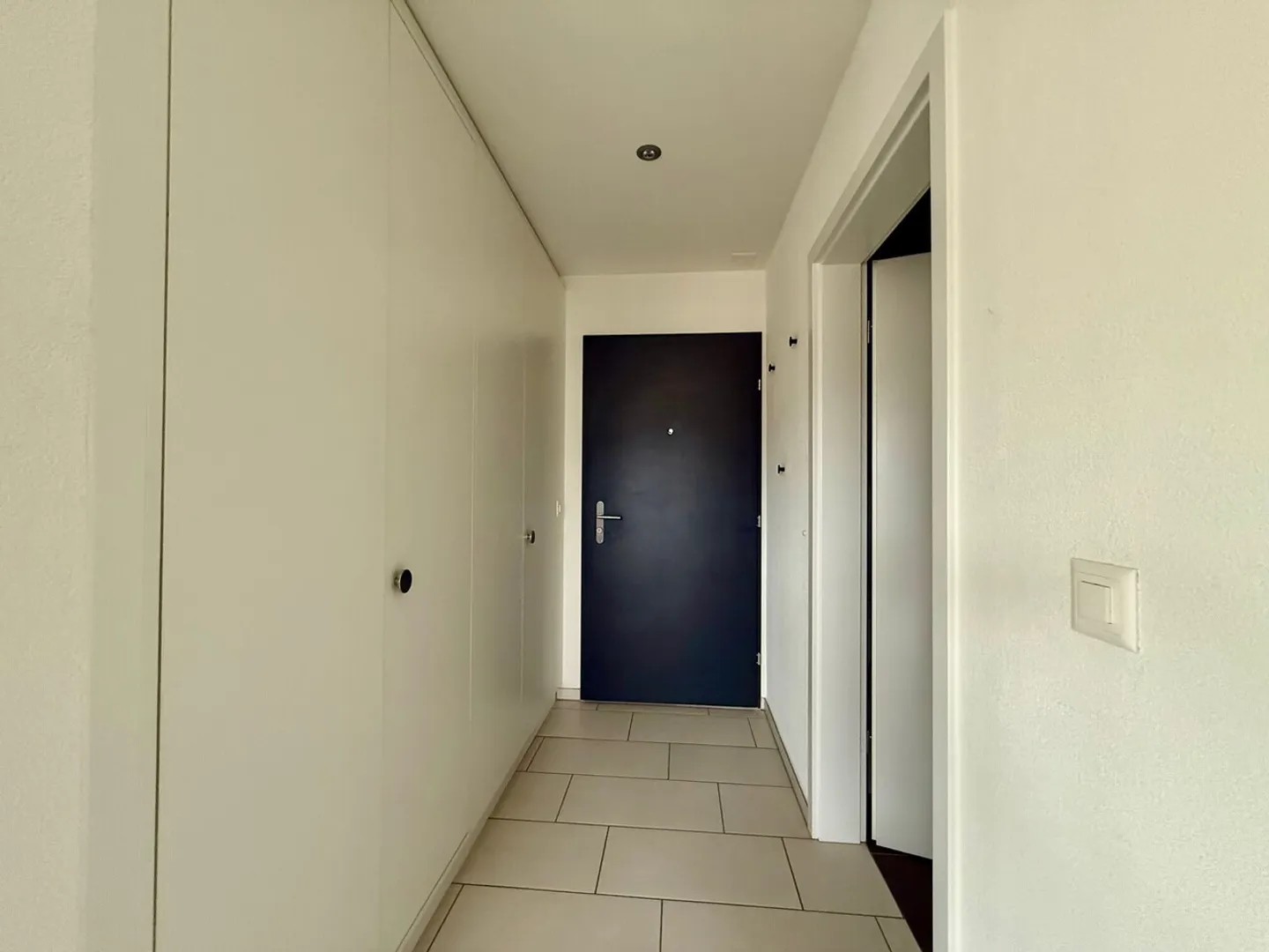 BULLR - 2,5 camere moderne con colonna di lavaggio - Foto 7 di 9