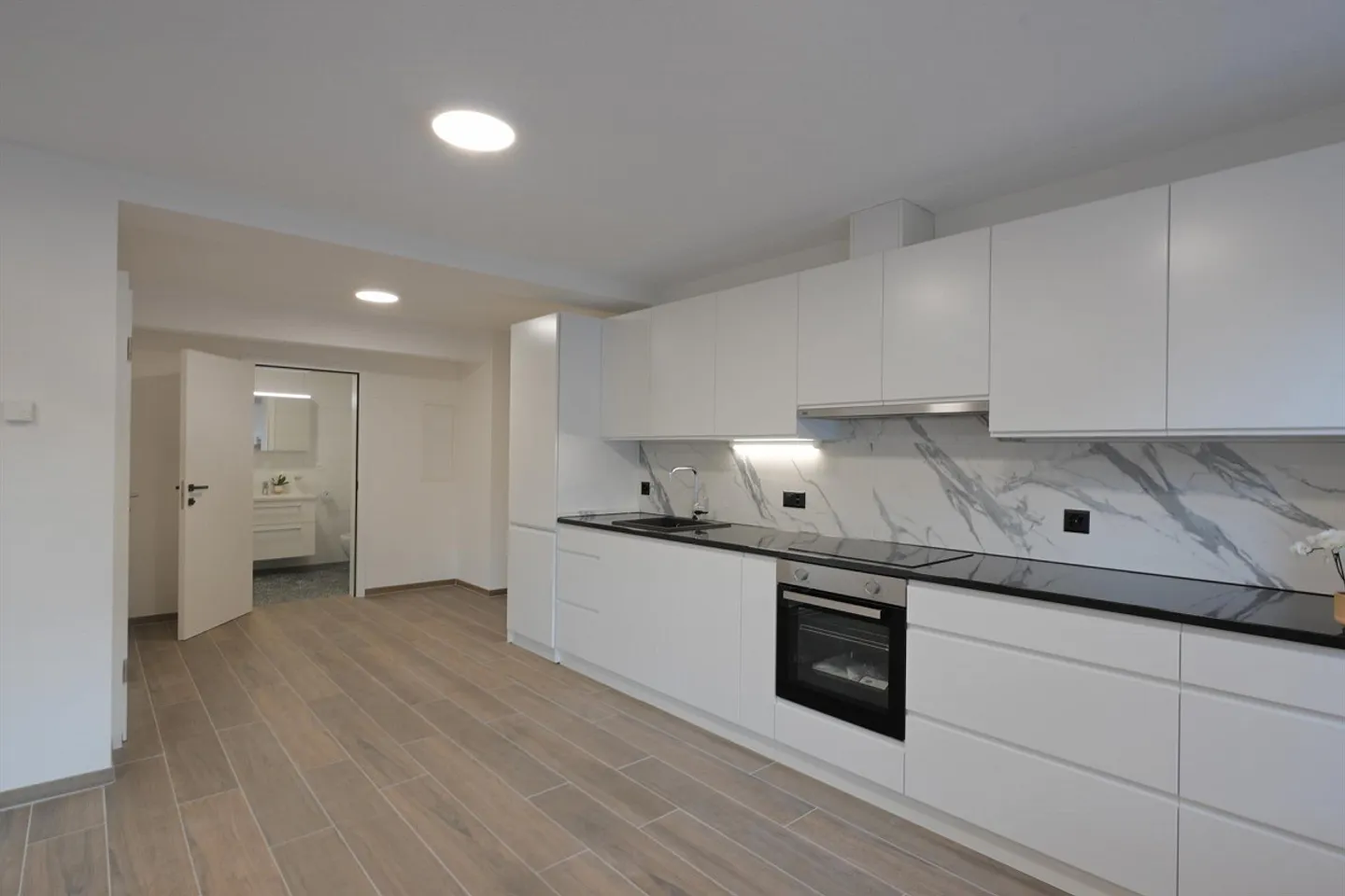 3.5 room apartment with elevator, completely renovated 2024, central Bad Zurzach - Photo 4 of 11