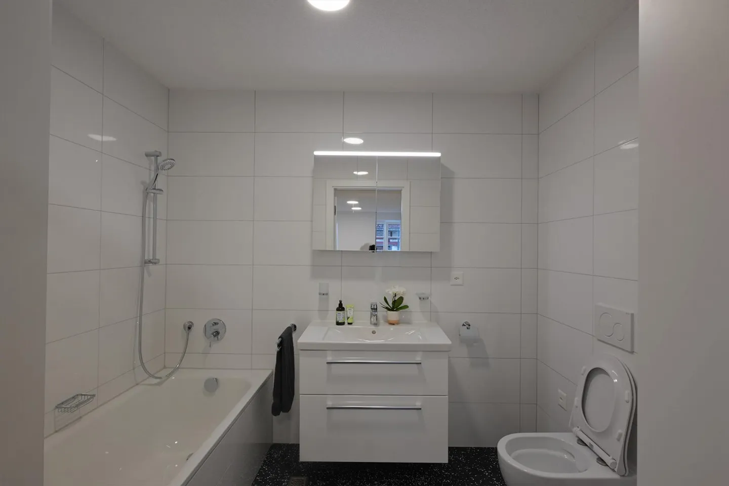 3.5 room apartment with elevator, completely renovated 2024, central Bad Zurzach - Photo 5 of 11