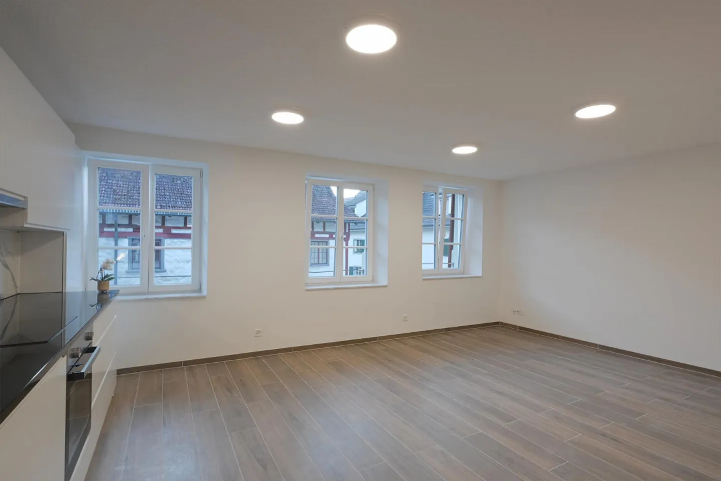 3.5 room apartment with elevator, completely renovated 2024, central Bad Zurzach - Photo 3 of 11