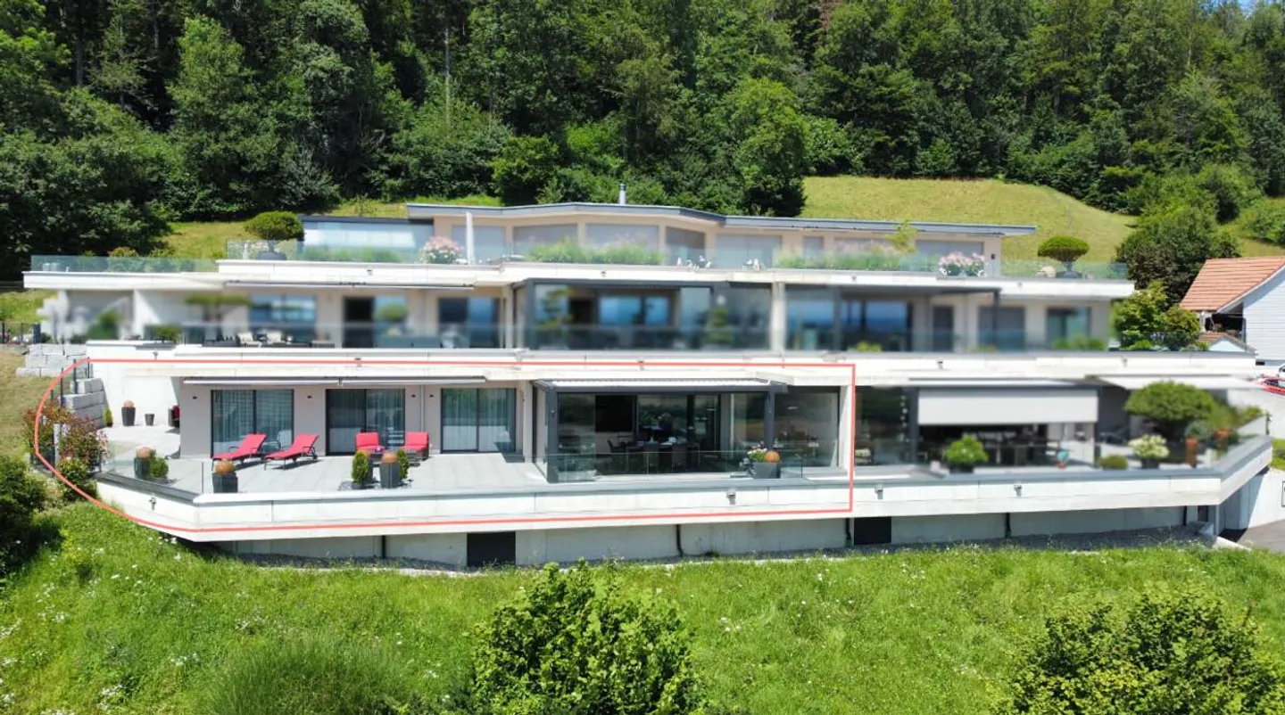 Appartamento di lusso con terrazza e panorama montano non ostacolato - Foto 2 di 12
