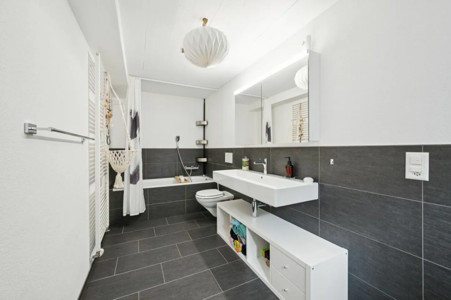 Maison individuelle élégante de 5,5 pièces avec paradis de jardin et vue sur les Alpes - Photo 10 sur 14