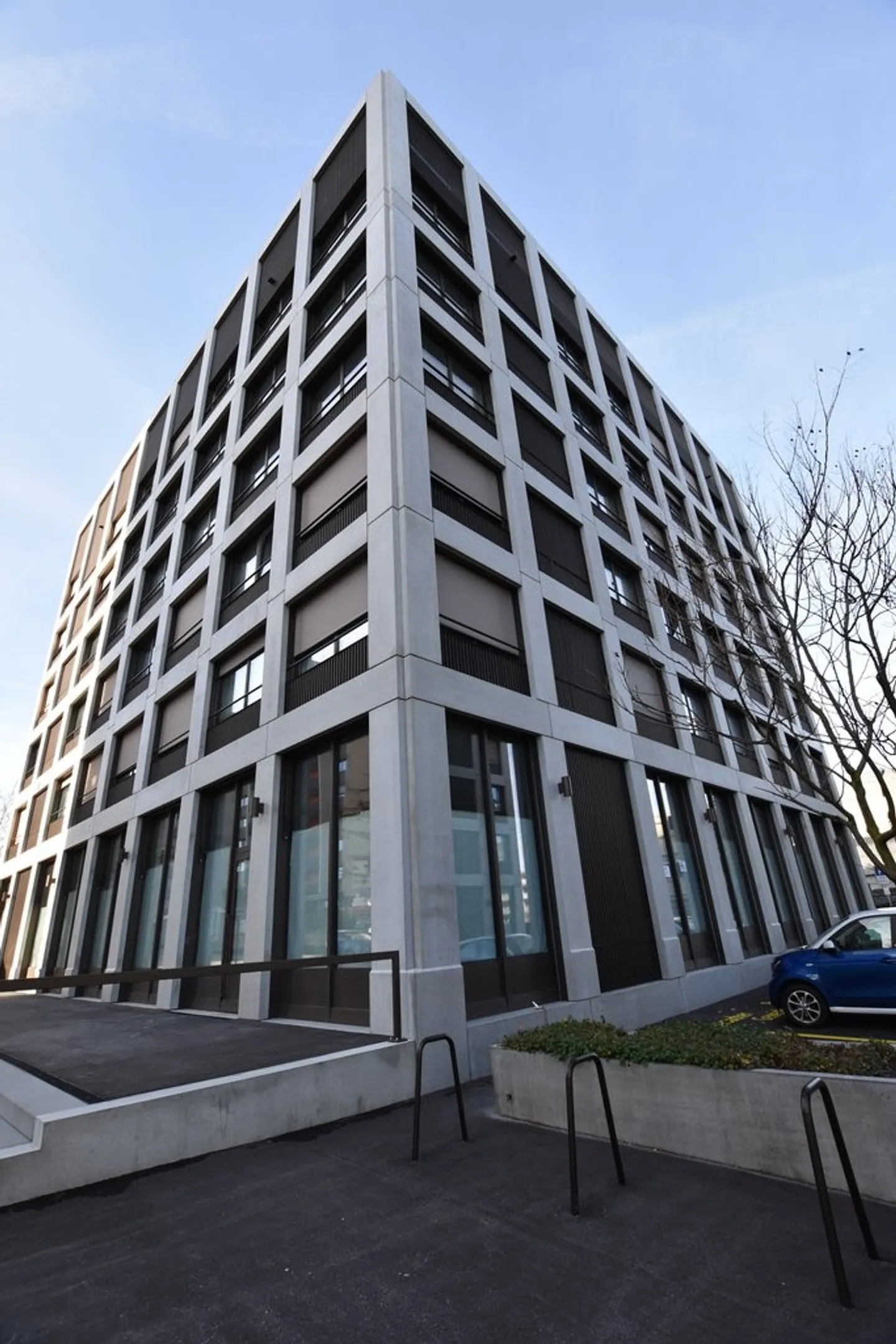 Modern 2.5-room apartment at Bümpliz Nord train station - Photo 9 of 10