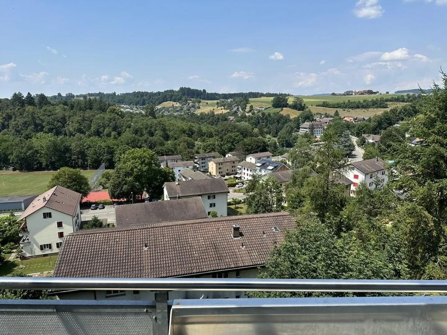Appartamento affascinante 3.5 locali con vista! - Foto 1 di 11