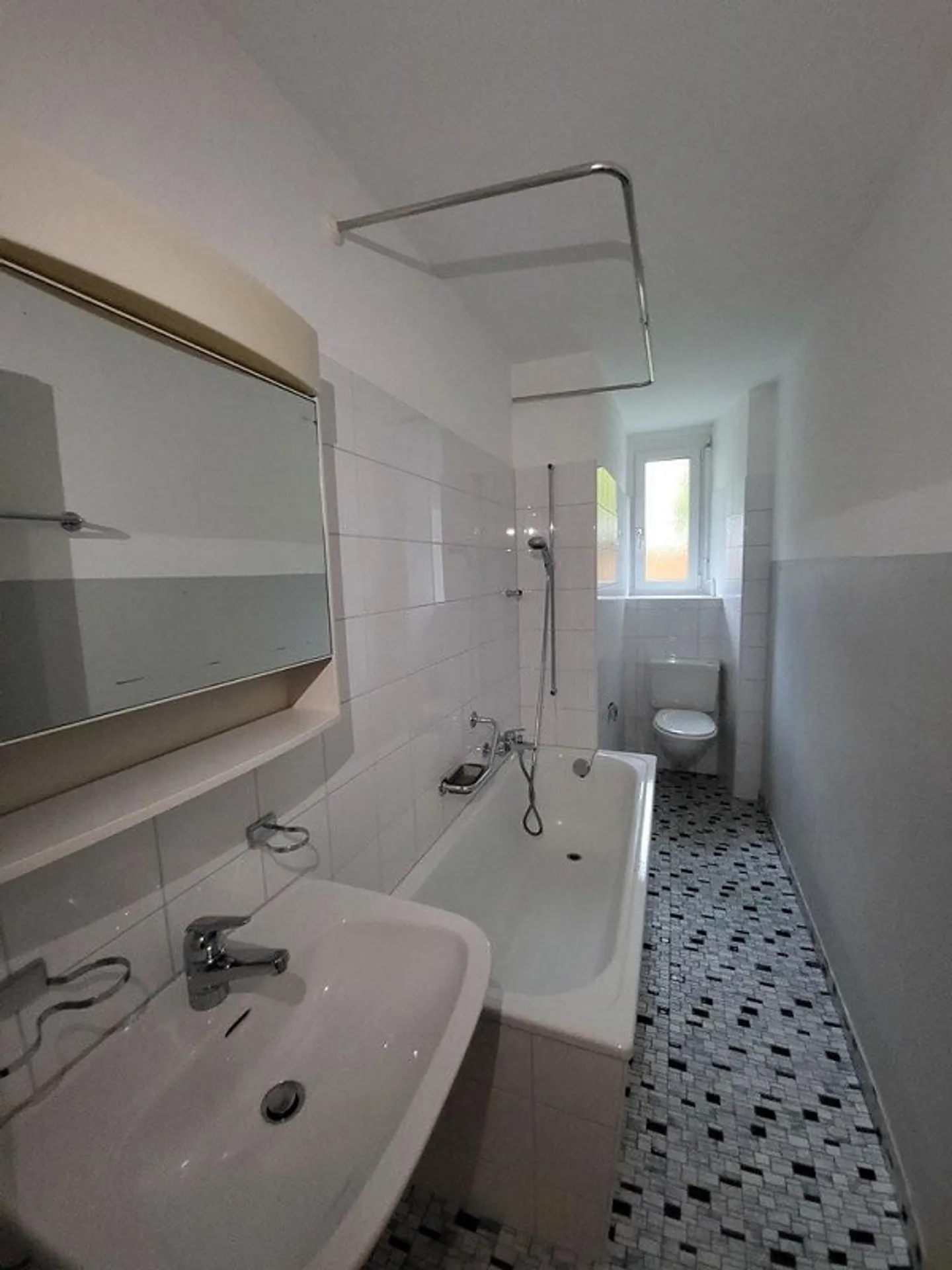Vivre confortablement dans un immeuble multifamilial bien entretenu avec un espace de jardin - Photo 3 sur 6