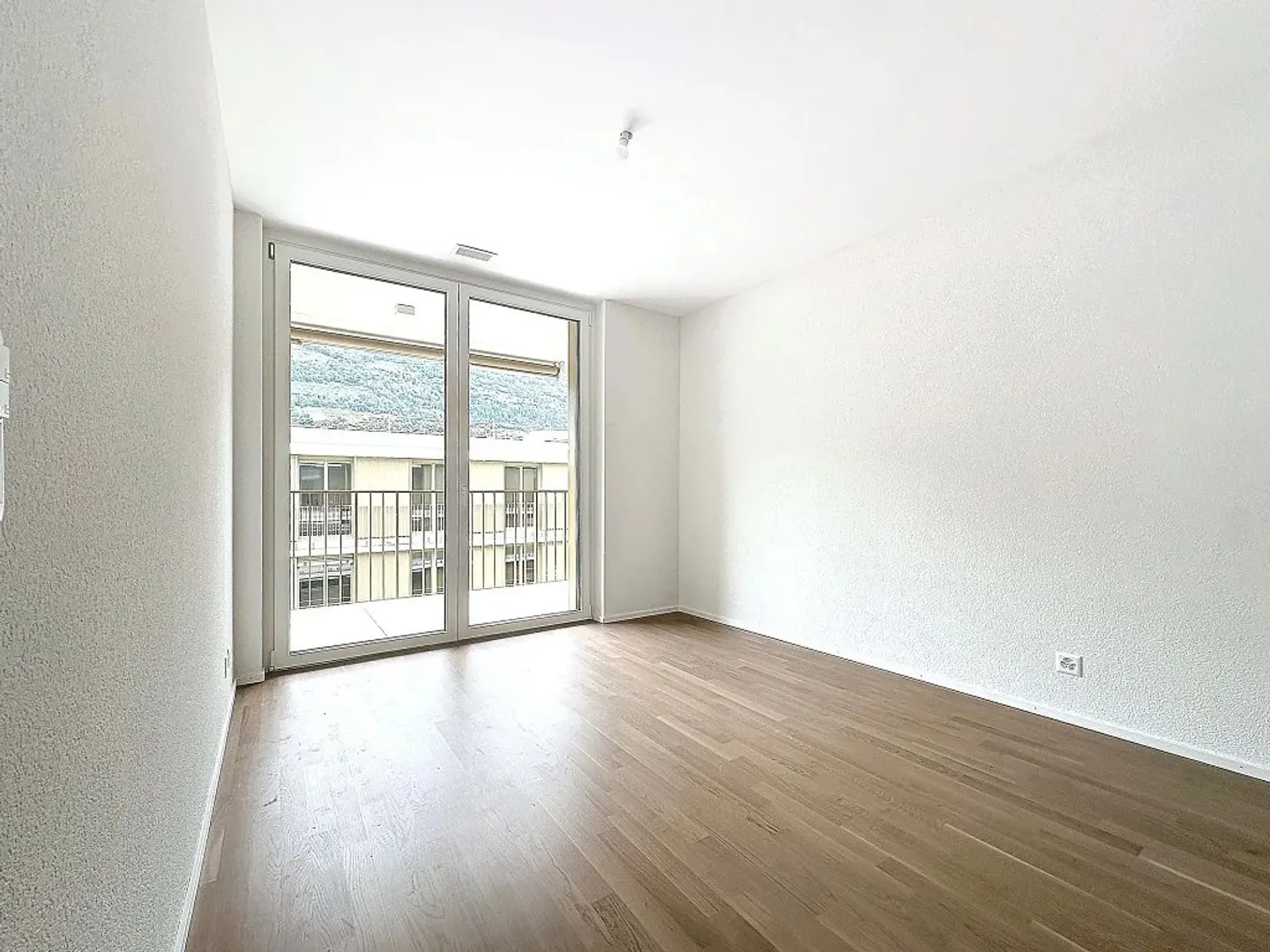 Modern Apartment with Mountain View - Photo 2 of 6