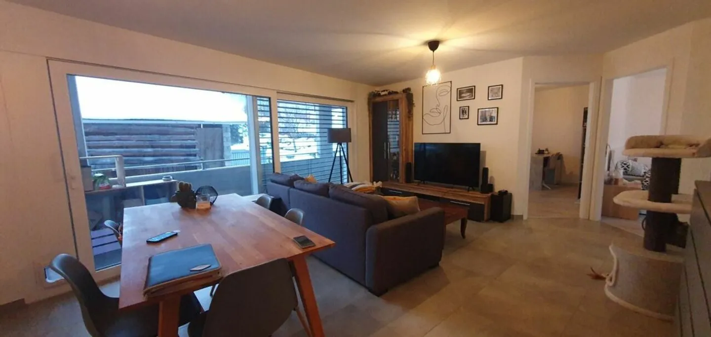 NEW - spacious 3.5 rooms bright apartment with parking spaces - Photo 1 of 7
