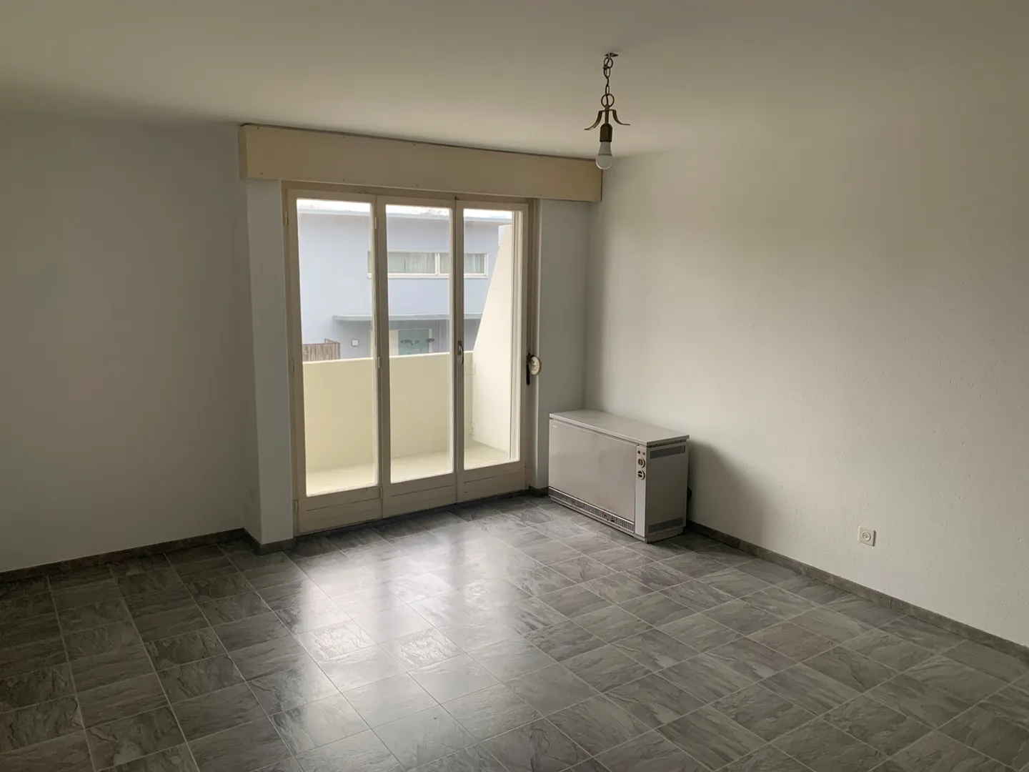 Central Single Apartment - Photo 3 of 5
