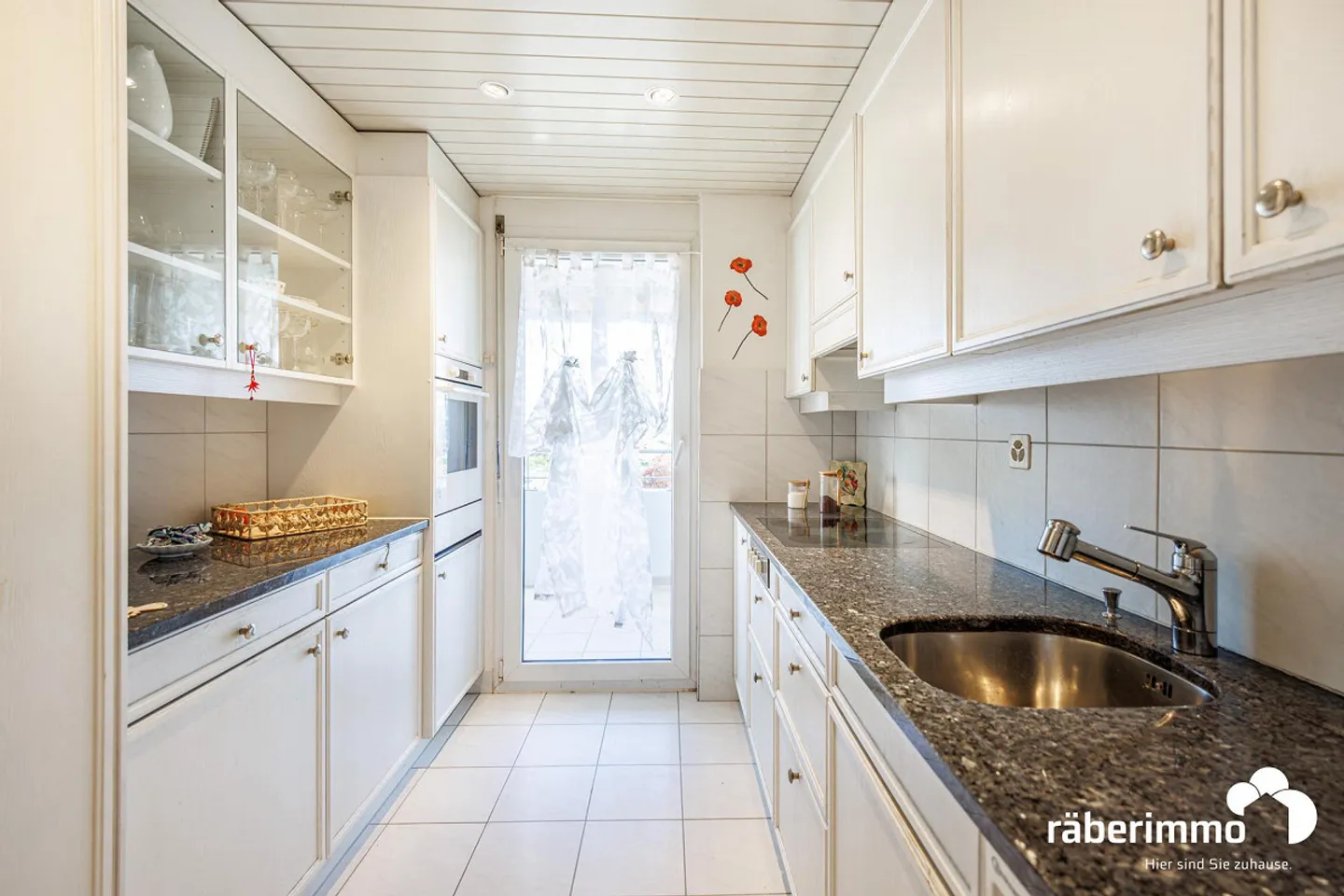 CENTRAL AND WELL CONNECTED - Photo 4 of 10