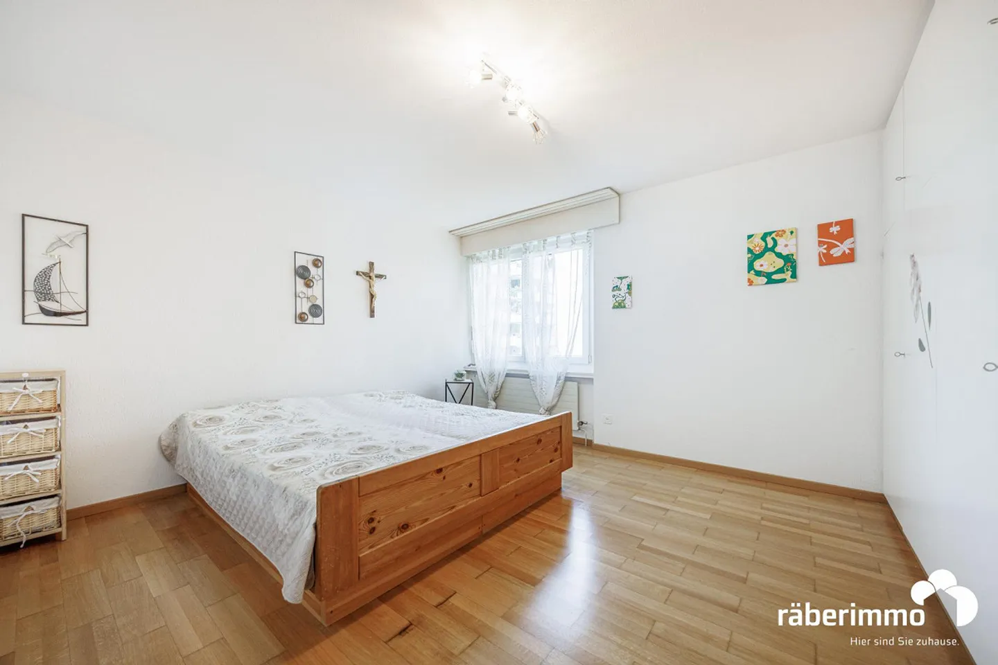 CENTRAL AND WELL CONNECTED - Photo 6 of 10