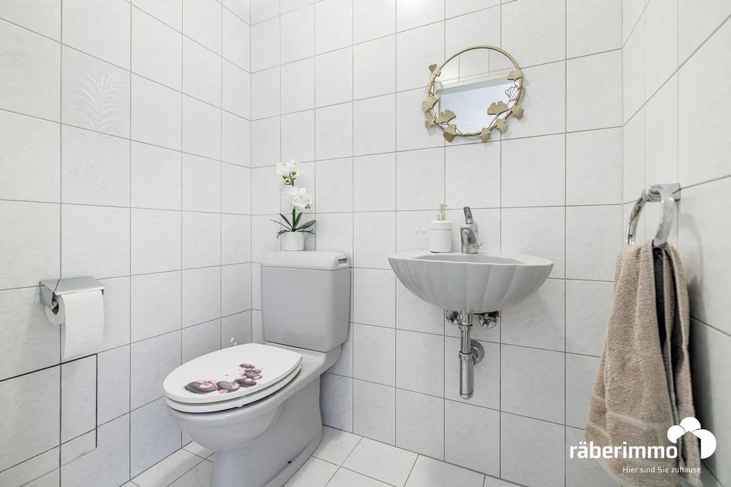 CENTRAL AND WELL CONNECTED - Photo 8 of 10