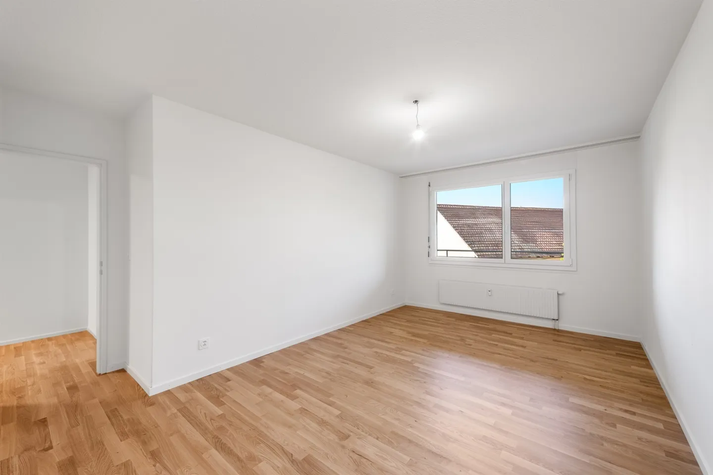 Family-friendly living in new splendor, freshly renovated! - Photo 6 of 11