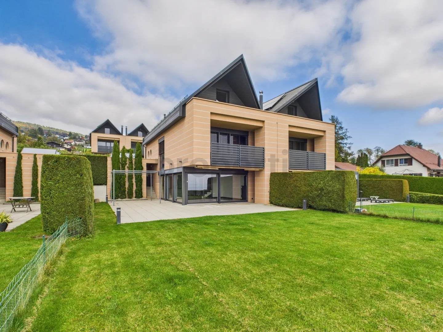 Modern townhouse with lake and Alps view - Arzier-Le Muids (VD) - Photo 1 of 13