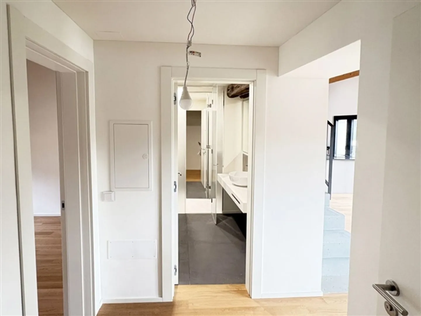 Schöne renovierte 2-s.Zimmer-Dachgeschosswohnung mit Mezzazin - Erstwohnsitz -Bellissimo Attico di 3.5 loc Ristrutturato con Mezzanino - Foto 3 von 19