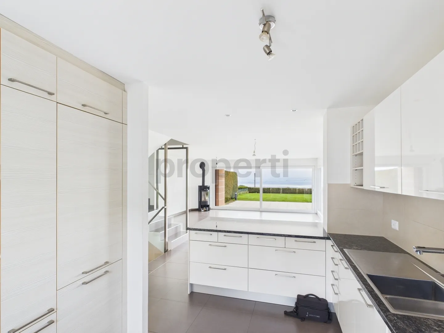 Modern townhouse with lake and Alps view - Arzier-Le Muids (VD) - Photo 6 of 13