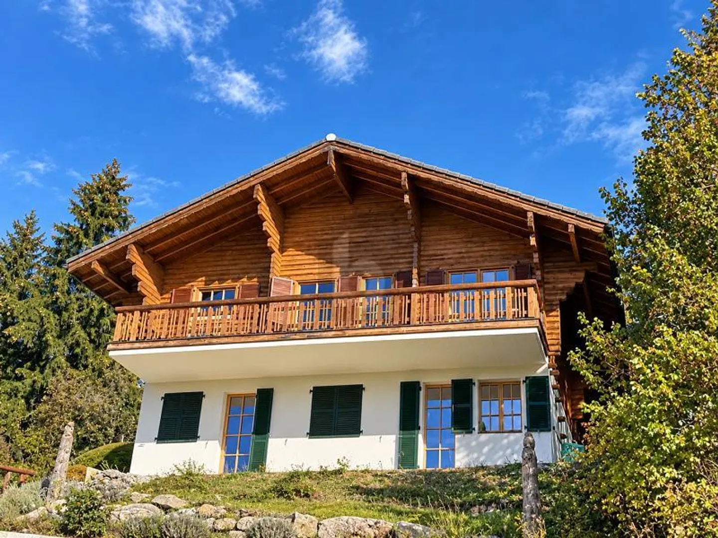 MAGNIFICENT, RENOVATED IN THE HEART OF THE MOUNTAINS - Photo 1 of 6
