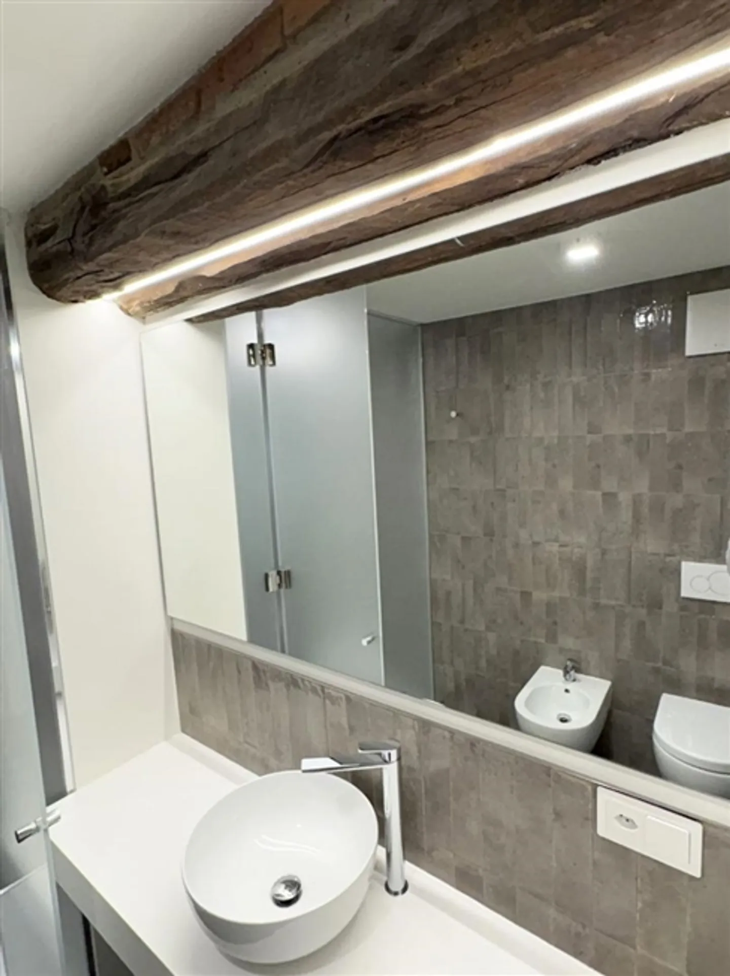 Schöne renovierte 2-s.Zimmer-Dachgeschosswohnung mit Mezzazin - Erstwohnsitz -Bellissimo Attico di 3.5 loc Ristrutturato con Mezzanino - Foto 14 von 19