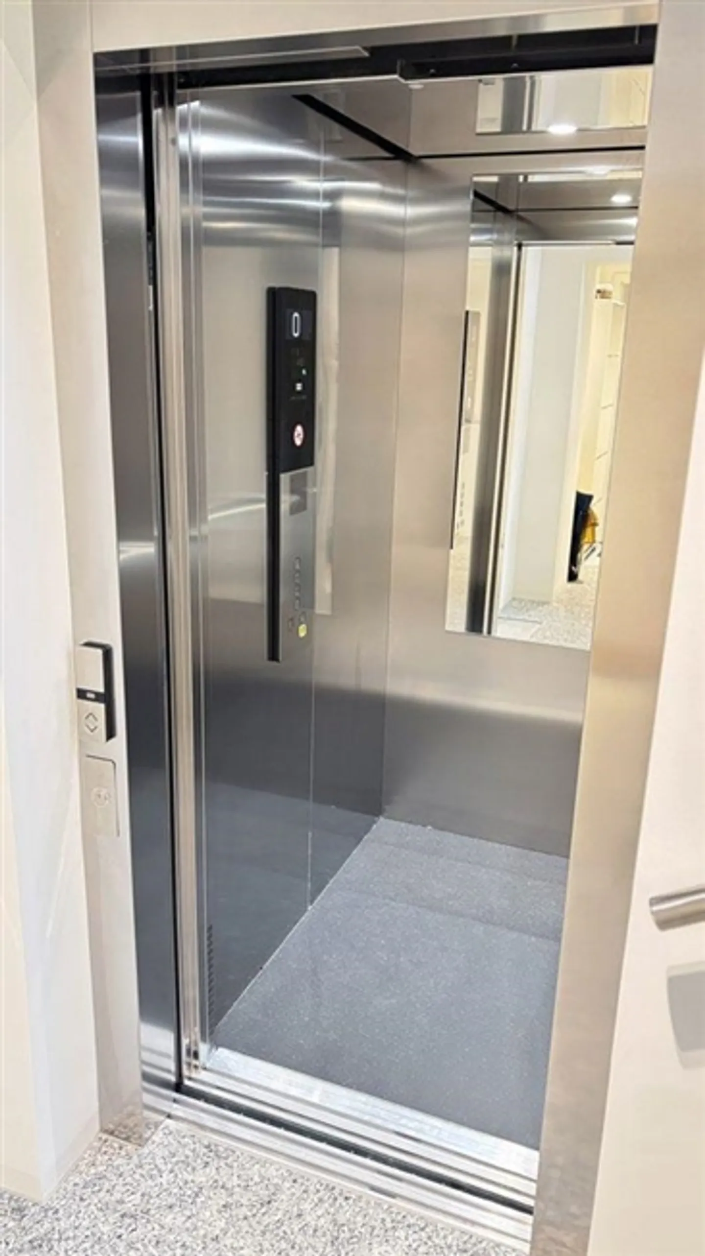 Schöne renovierte 2-s.Zimmer-Dachgeschosswohnung mit Mezzazin - Erstwohnsitz -Bellissimo Attico di 3.5 loc Ristrutturato con Mezzanino - Foto 17 von 19