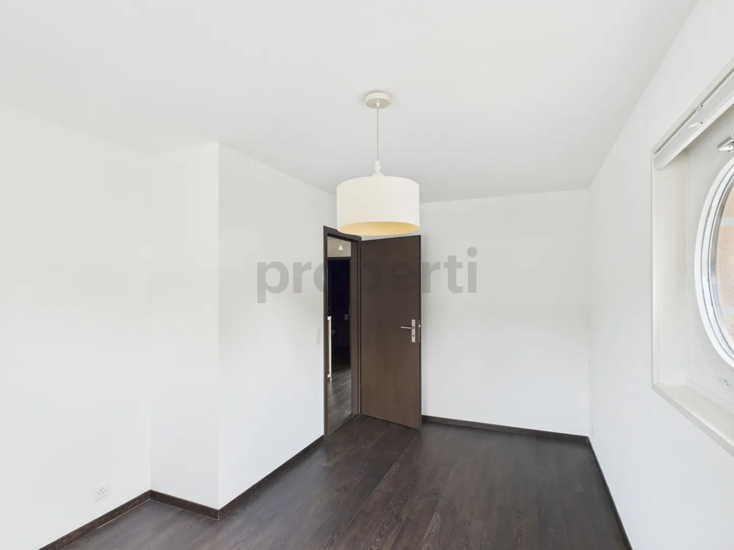 Modern townhouse with lake and Alps view - Arzier-Le Muids (VD) - Photo 10 of 13