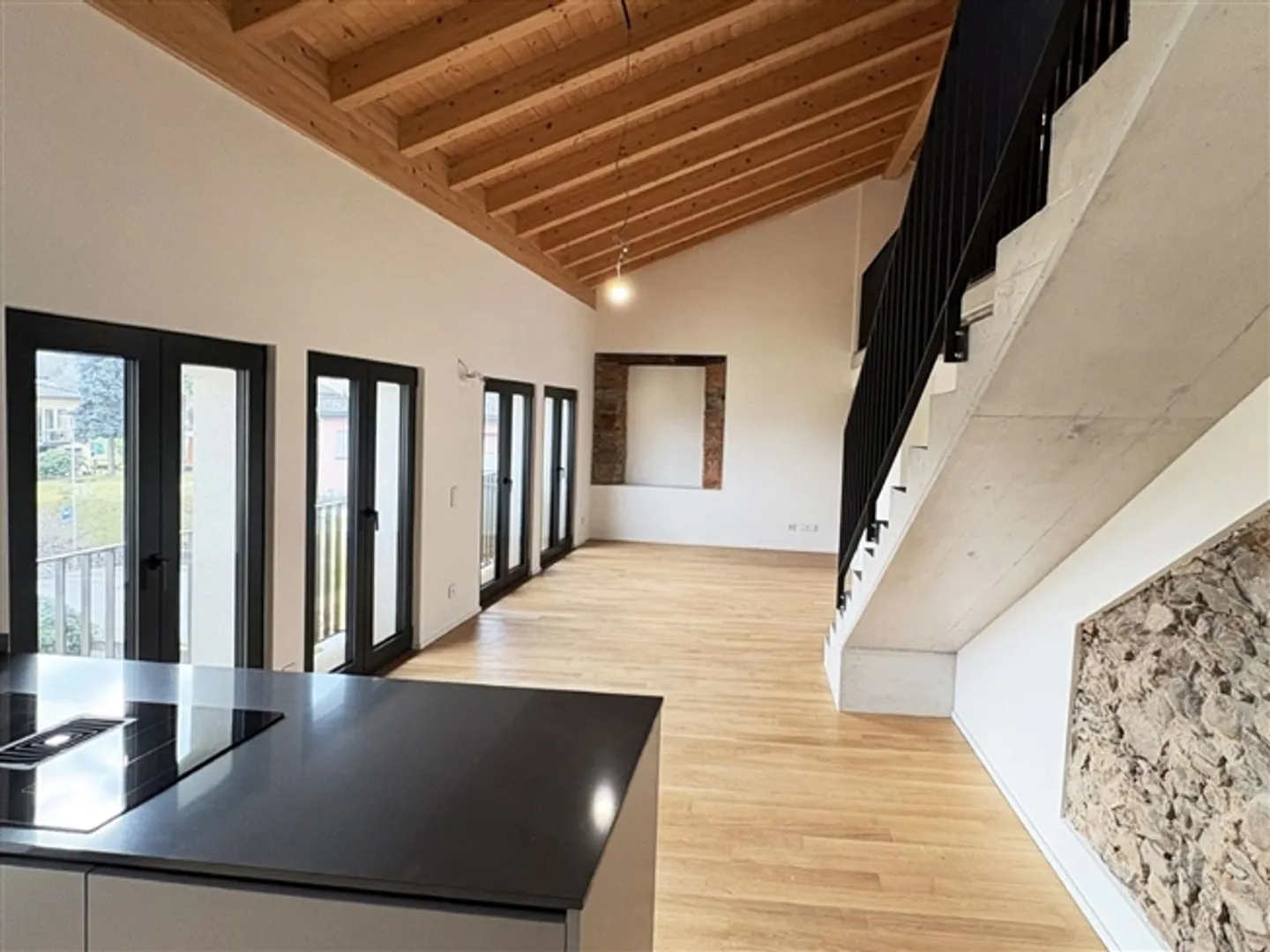 Schöne renovierte 2-s.Zimmer-Dachgeschosswohnung mit Mezzazin - Erstwohnsitz -Bellissimo Attico di 3.5 loc Ristrutturato con Mezzanino - Foto 8 von 19